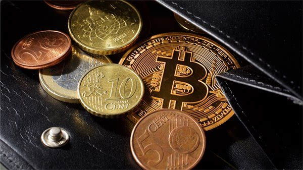 加密货币市场遭遇集体下跌特朗普支持的公司推出新稳定币USD1美联储降息预期影响市场